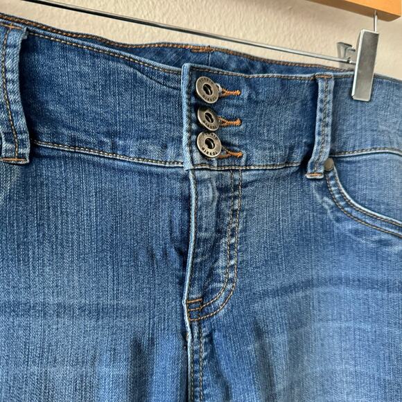 Torrid Denim Jeans Stretch Skinny Triple Buttons Plus Size 18 - Picture 4 of 9
